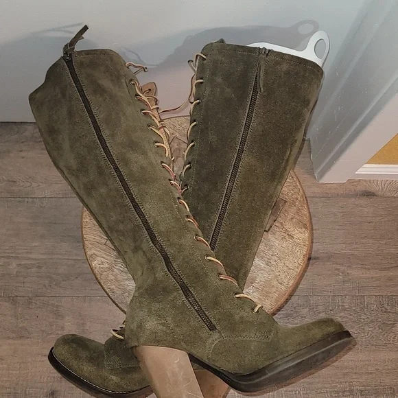 Latigo Strapped Boots - Picture 4 of 4